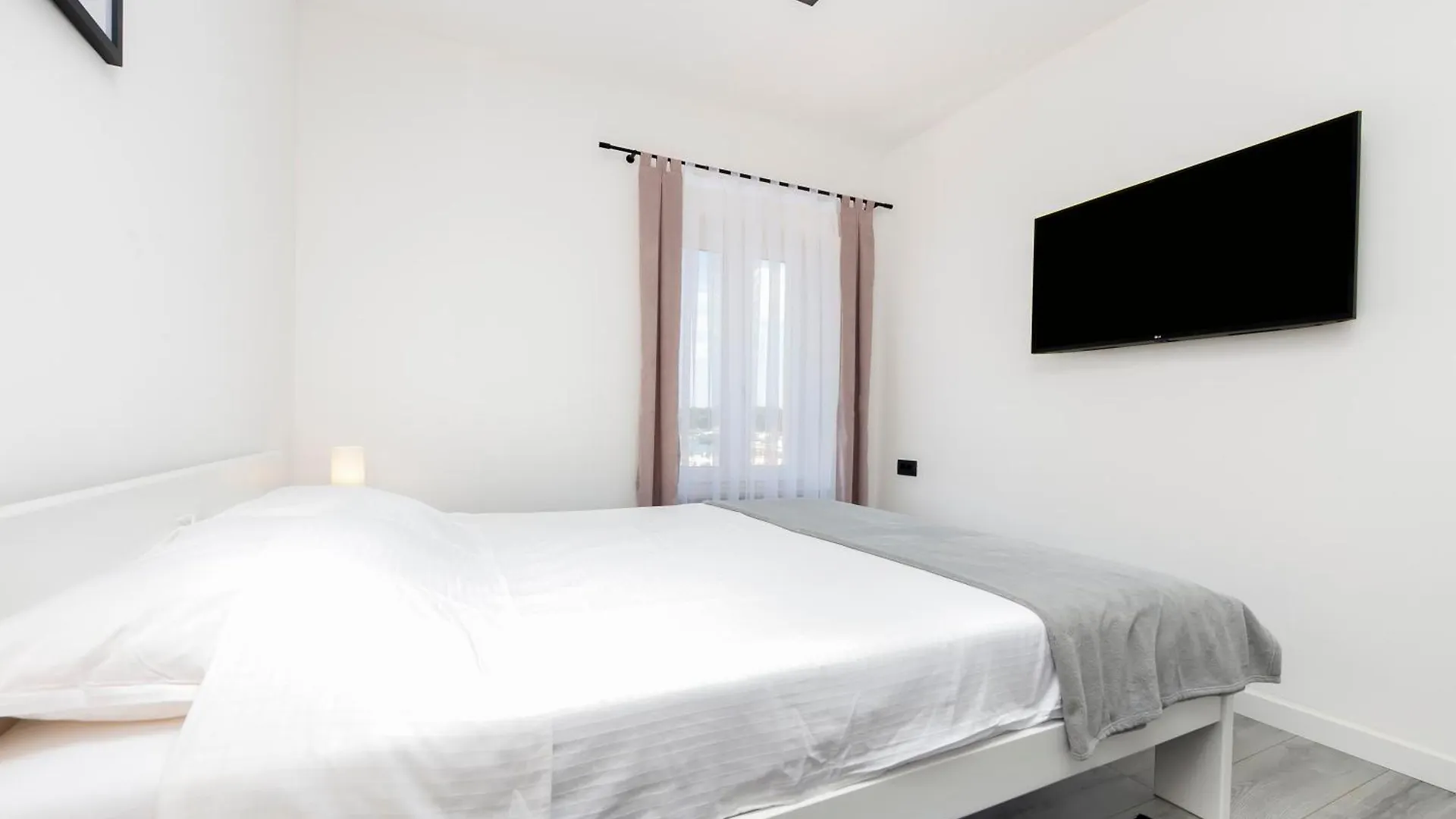 Apartments Volta See View Ровинь 0*,