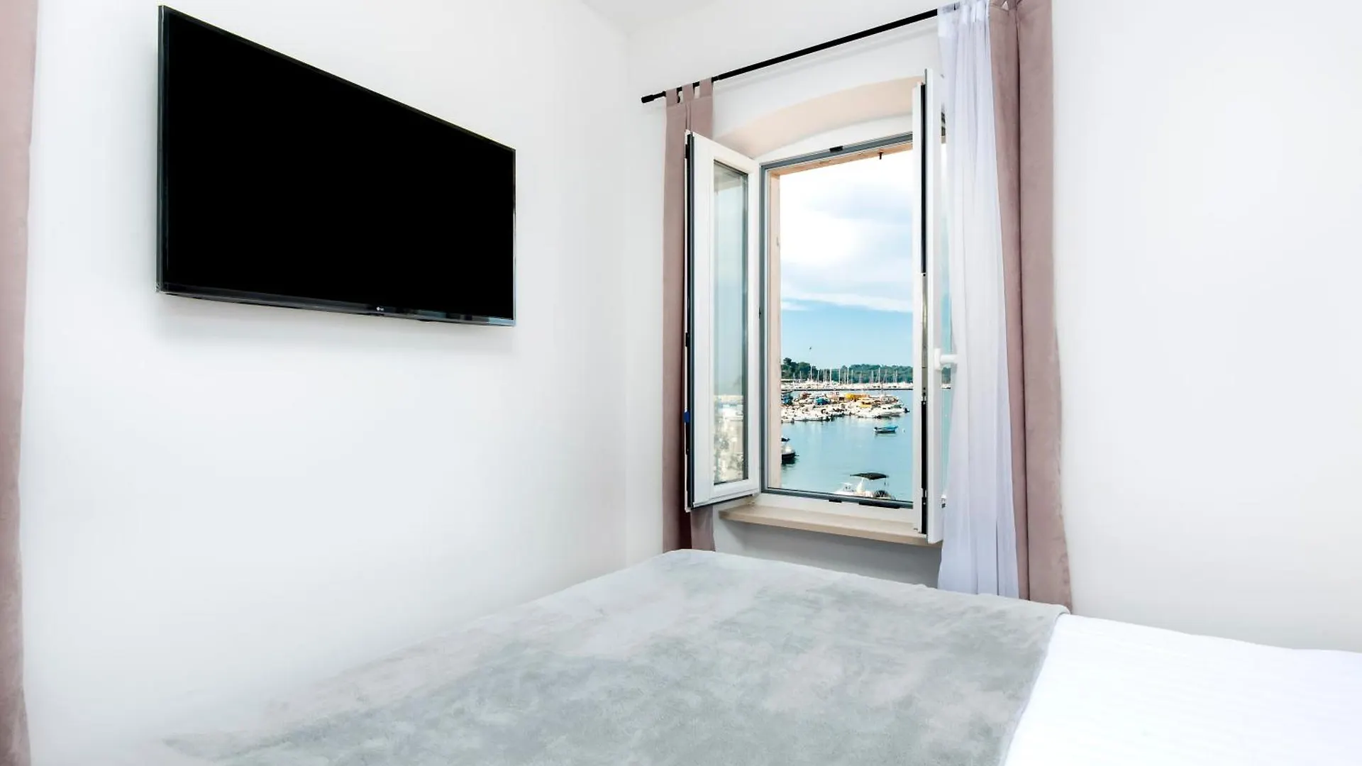 Apartments Volta See View Rovinj